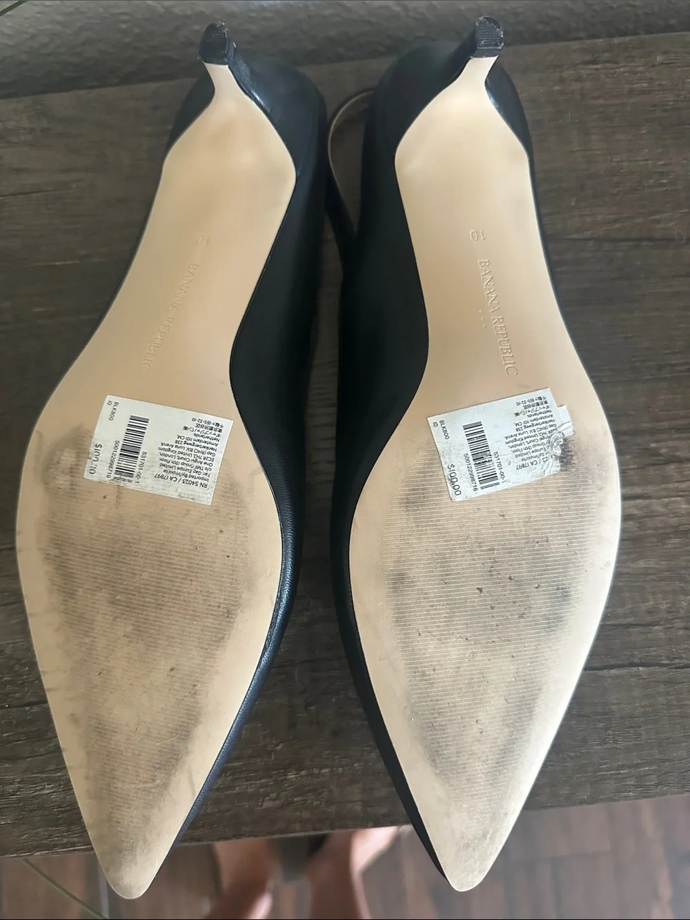 Banana Republic Black Pointed-Toe Slingback Kitten Heel
